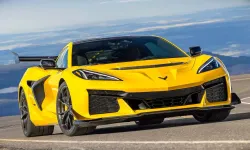 Üretilen ilk Corvette ZR1, 3.7 milyon dolara satıldı