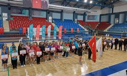 Badminton müsabakaları 18 takımın katılımıyla başladı
