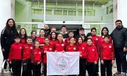 Körfezli genç yüzücüler Kırklareli’de destan yazdı