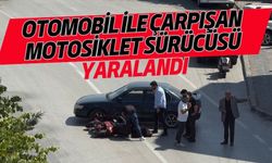 Otomobil ile çarpışan motosiklet sürücüsü yaralandı