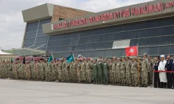 Kuzey Irak'ta şehit düşen 12 asker için Hakkari'de tören düzenlendi