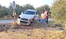 Hatalı sollama kazayı beraberinde getirdi: 3 araç birbirine girdi