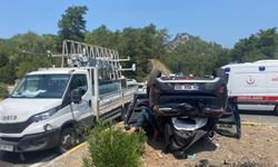 Kamyonetle otomobil çarpıştı: 4 yaralı