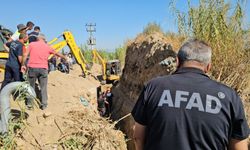 Babasına yardıma gelen oğul, göçük altında kaldı