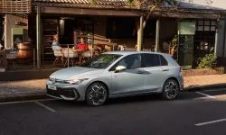 Yeni Volkswagen Golf test edilirken kameralara yakalandı