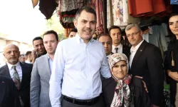 Depremzede Ahmet Amca, Murat Kurum'a gözyaşları içinde teşekkür etti
