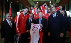 Cumhurbaşkanı Erdoğan, A Milli Erkek Basketbol Takımı'nı kabul etti