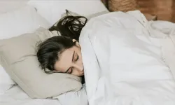Küpe ile uyuyanlar yandı! Tehlikesi şoke ediyor...