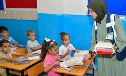 Esenyurt Belediyesi 26 bin öğrenciye kırtasiye seti dağıttı