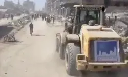 Gazze'de ateşkes sonrası ana caddelerdeki enkazlar temizlenmeye başlandı