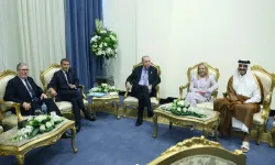 Cumhurbaşkanı Erdoğan'ın İtalya Başbakanı Meloni'ye sigara uyarısı gündem oldu