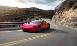 Yeni Tesla Roadster, 2025 bitmeden tanıtılacak