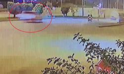 Su tankerine çarpan kamyonetin sürücüsünün öldüğü kaza anı kamerada