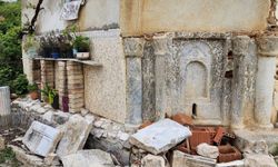 Roma dönemi mermer çeşme tahrip edildi