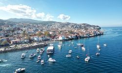 Denizde onlarca tekne kortej yaptı