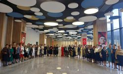 Nilüfer Kadın Korosu'ndan Cumhuriyet defilesi