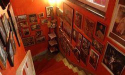 Paris'ten Bursa'ya uzanan antika hikayesi: Kolilerde bekleyen eşyalarla müze gibi kafe kurdu