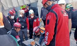 Kartepe Belediyesi ekipleri, Gebze'deki arama-kurtarma çalışmalarına katıldı