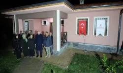 Cumhurbaşkanı Erdoğan, evlerini teslim alan depremzede aileyi ziyaret etti