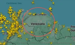 Donald Trump: Venezuela ve çevresindeki hava sahası tamamen kapatılacak