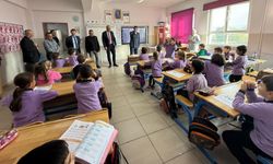 İhtiyaç sahibi öğrencilere kışlık bot dağıtımı