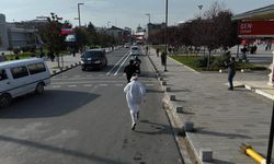 Hızlı giden motosikleti kazalara dikkat çekmek için kovaladılar