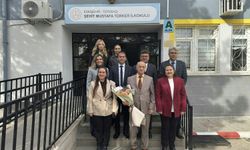 Şehrin en kıdemli öğretmenini ziyaret ettiler