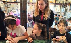 Öğrenciler kestane şekeri üretimini yerinde gözlemledi