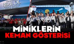 Miniklerin keman gösterisi