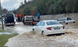 Alanya-Antalya karayolunda araçlar mahsur kaldı