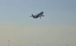 Bayraktar KIZILELMA’dan yılın son uçuşunda KARAT IRST ile gövde gösterisi