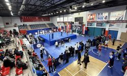 160 boksör ringe çıktı, Buse Naz Çakıroğlu sporculara destek verdi
