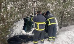 Kastamonu'da otomobil şarampole yuvarlandı: 2 yaralı