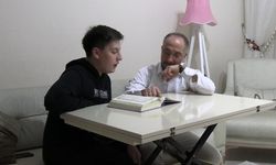 Kur'an-ı Kerim'i ezberlemenin ötesine geçti: Ayetlerin sayfasını ve satırını saniyeler içinde söylüyor