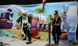 Çocuklar "Nasrettin Hoca Korsanlara Karşı" oyununda buluştu