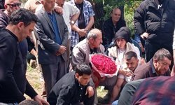 Gelin çiçeği, damadın mezarına konuldu