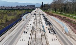 İzmit ve Kartepe'yi birbirine bağlayan tramvay hattında raylar birleştirildi