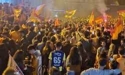 Fenerbahçeli taraftarlar da Galatasaraylıları yalnız bırakmadı