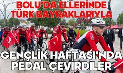 Bolu'da ellerinde Türk bayraklarıyla Gençlik Haftası'nda pedal çevirdiler