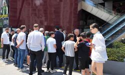 Esenyurt'ta 15 yıldır dairelerini alamayan konut mağdurları eylem yaptı