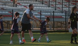 Minik Yamaç 'ın Gözyaşlarına İlk Teselli Hocasından Geldi