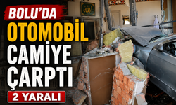 Bolu’da otomobil camiye çarptı 2 yaralı