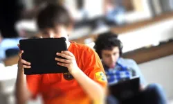 Ekran bağımlılığına karşı yeni segment telefon önerisi