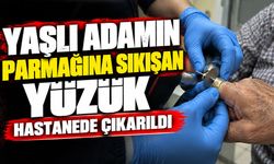 Yaşlı adamın parmağına sıkışan yüzük hastanede çıkarıldı