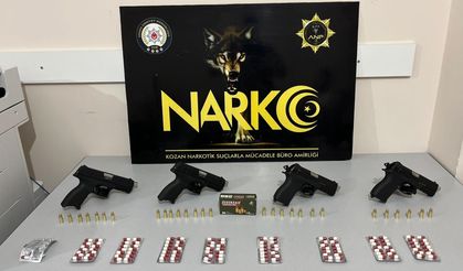 Polisin uyarı ateşiyle durdurulan araçtan uyuşturucu ve silahlar çıktı