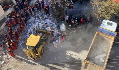 Çöken binadaki eczacı: "Belki enkaz altında biz de kalmış olacaktık"