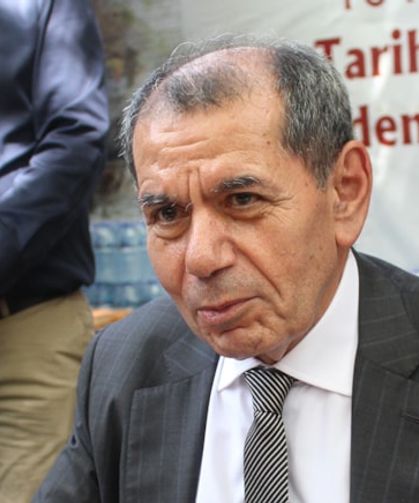 Dursun Özbek Galatasaray başkanlığına aday olduğunu açıkladı