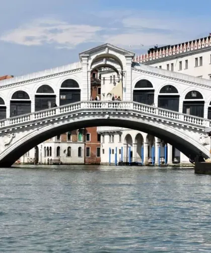 Venedik'e günübirlik gelen turistlerden 5 euro giriş ücreti alınmaya başlandı