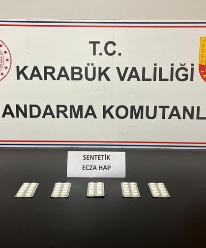 Karabük'te 50 adet sentetik ecza yakalandı