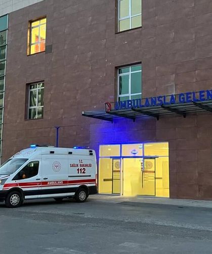 Tır otomobile arkadan çarptı: 1 ölü, 1 yaralı